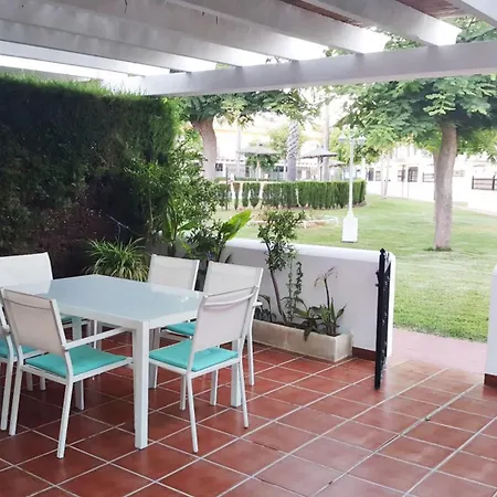 Adosado Con Dos Terrazas Y Piscina בית נופש